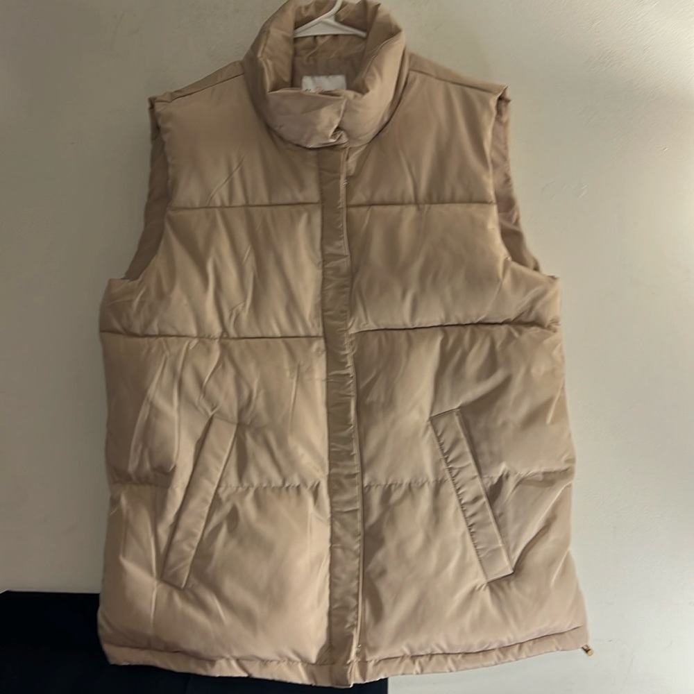 NEW LIV & LOTTIE OVERSIZED PUFFER SLEEVELESS VEST WOMAN SIZE LARGE